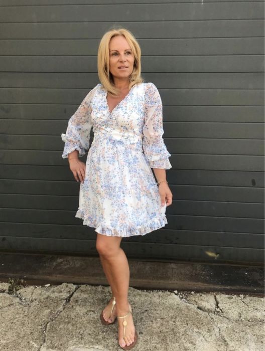 Sukienka kwiatki święta zwiewna plecy Zimmerman piękna tanio rozenek