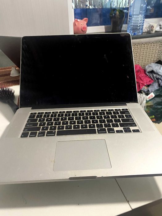 macbook a1398 не працює