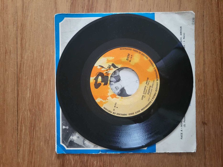 Disco Vinil | "Non, Non, Rien N'a Changé/Love, Lioubov, Amour", Poppys