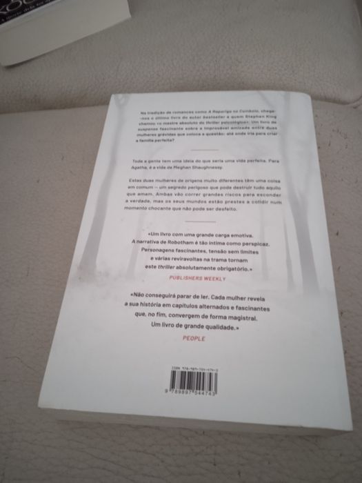 Romance A Espera de Michael Robotham .