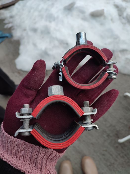 HILTI Obejma ocynkowa rurowa z wkładką tłumiącą różne rozmiary-zdjęcie