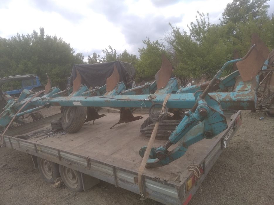 Плуг 5-35 BBM , напівпричіпний