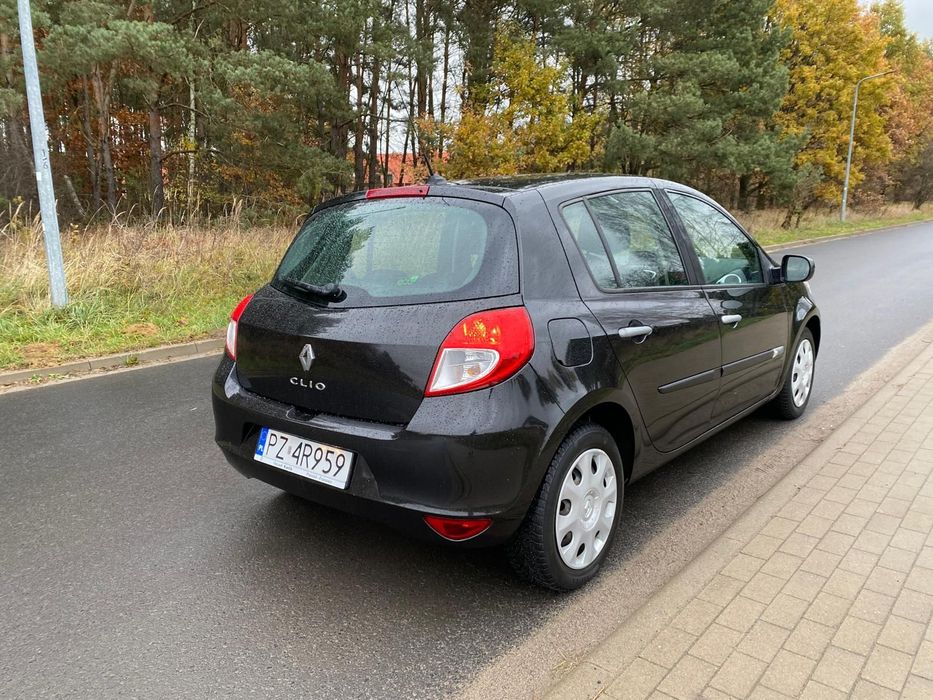 Renault Clio Auto prywatne, bez wkładu finansowego, opony wielosezon