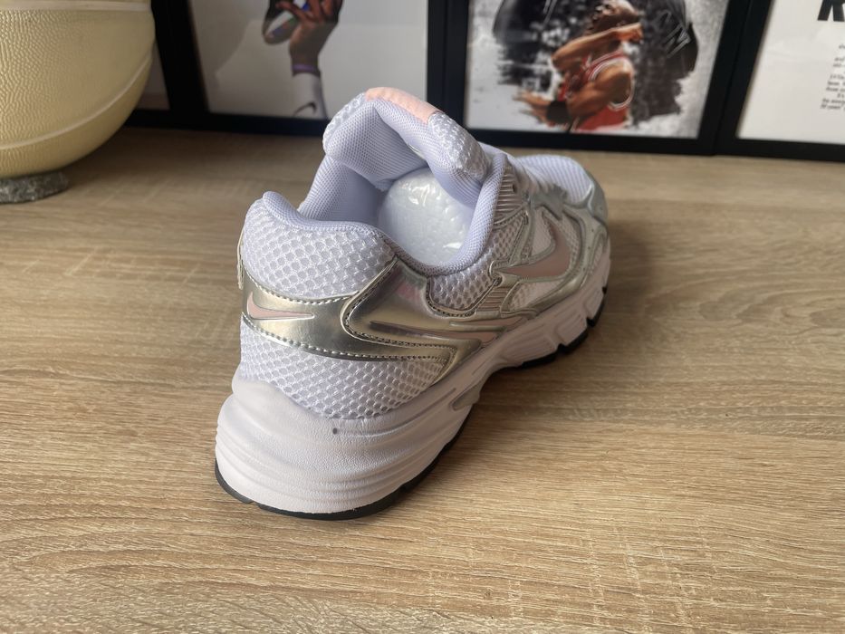 Кросівки Nike Air Max Vomero 37-41 в наявності.