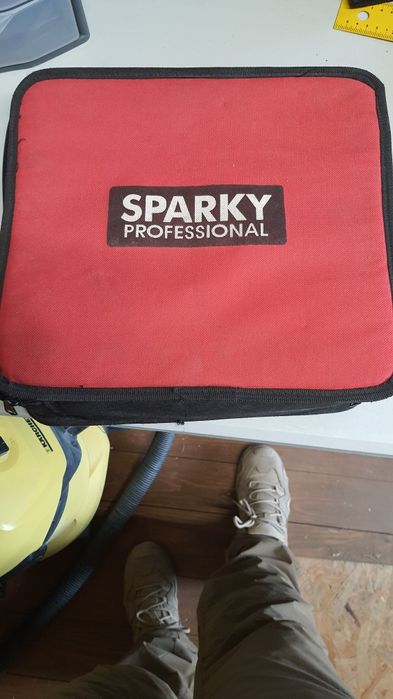 Wkrętarko wiertarka Sparky zestaw z latarką
