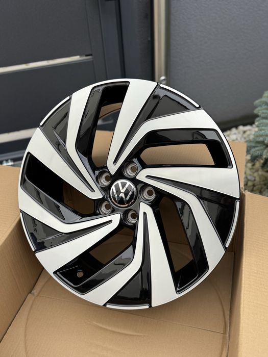 Диски Нові R18/5/112 Volkswagen Golf Passat Tiguan ID T-roc Unyx ..
