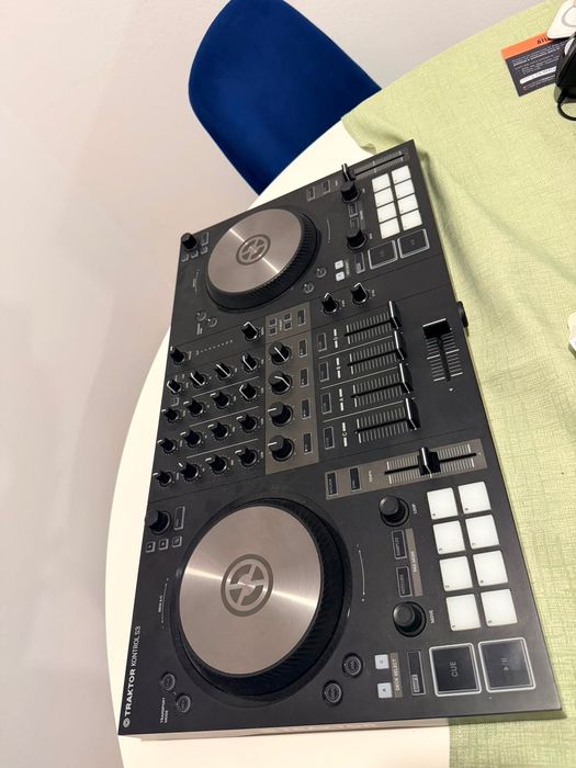 Native Instruments Traktor Kontrol S3