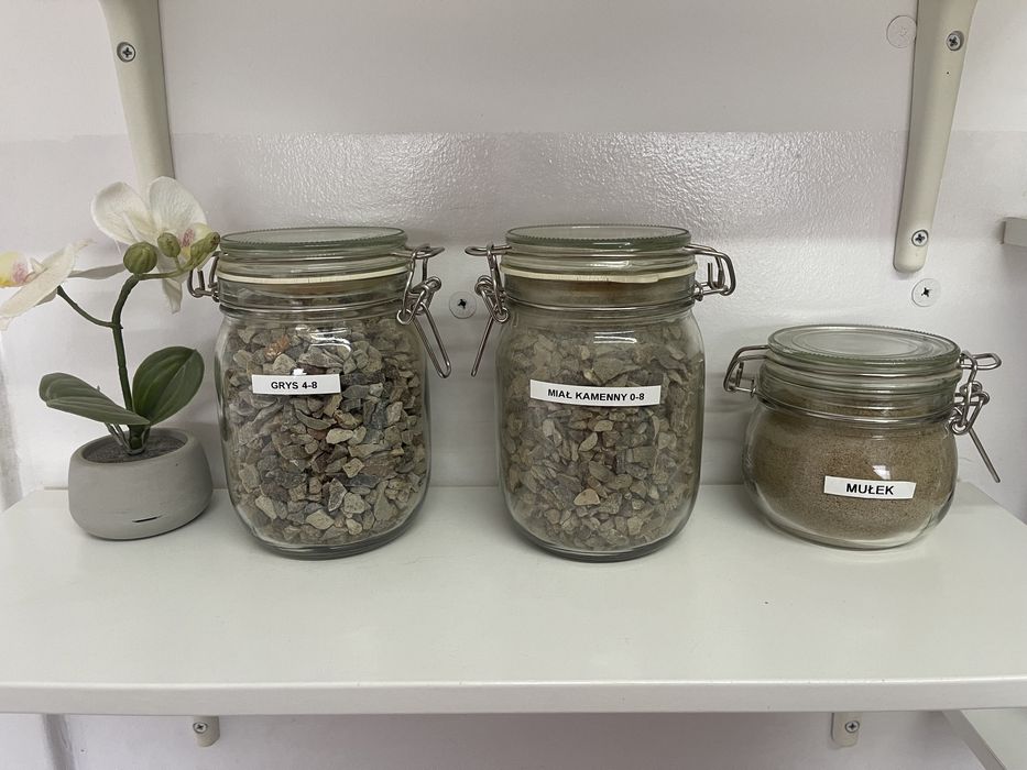 Piasek , sol,mieszanka  , piasek w workach, ziemia ogrodowa