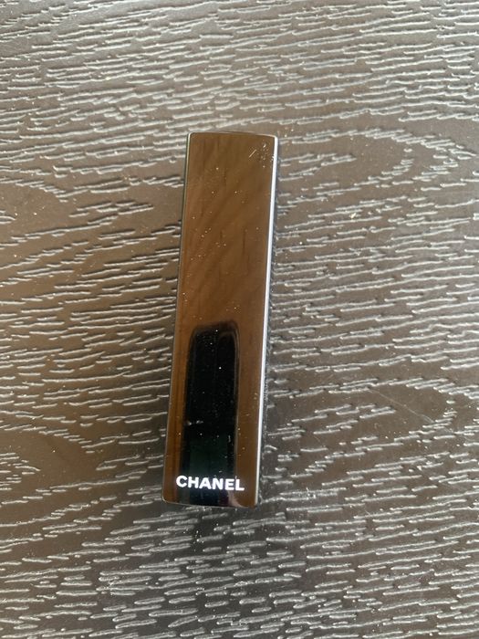 Pomadka Chanel.
