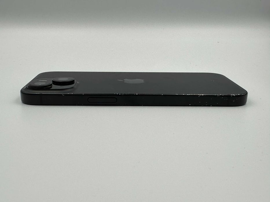iPhone 15 + ładowarka i kabel