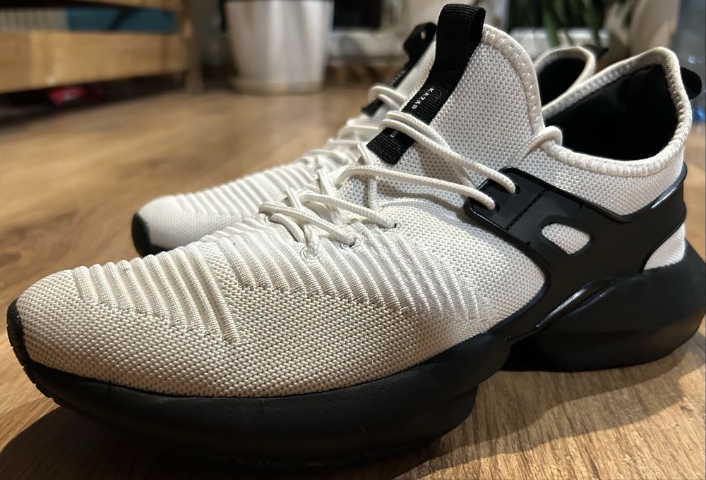 Sneakersy Kazar 44 stan bdb