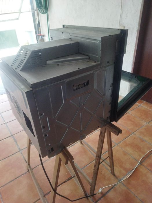 Forno fogão em inox, aquece muito bem, pouco uso, bom estado