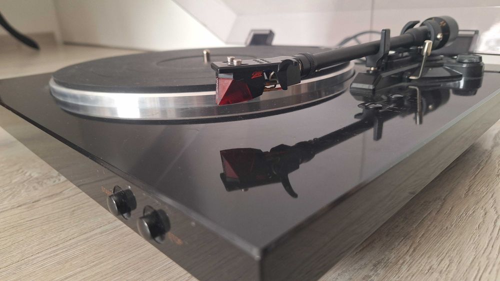 DENON DP 300F + Ortofon Red