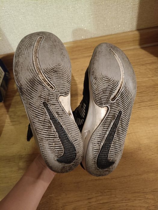 Продам кросівки Nike