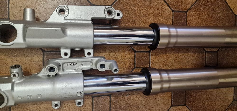 ちー kawasaki zx12r czesci w Twojej okolicy? Sprawdź kategorię