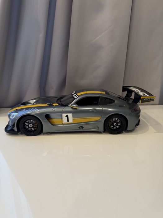 Машинка Mercedes-AMG GT3 на радіокеруванні