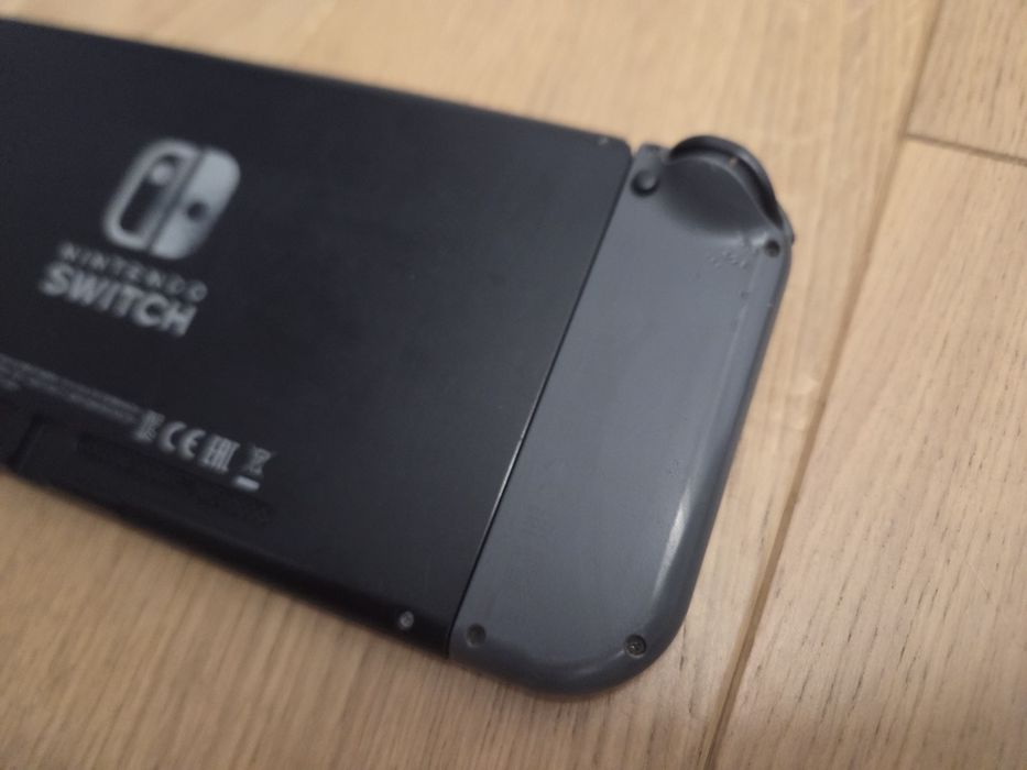 Zestaw Konsola Nintendo Switch V2 32GB + akcesoria uszkodzone WiFi