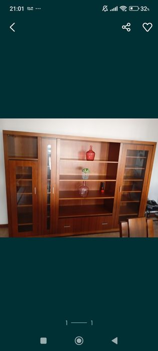 Vendo vitrine como nova