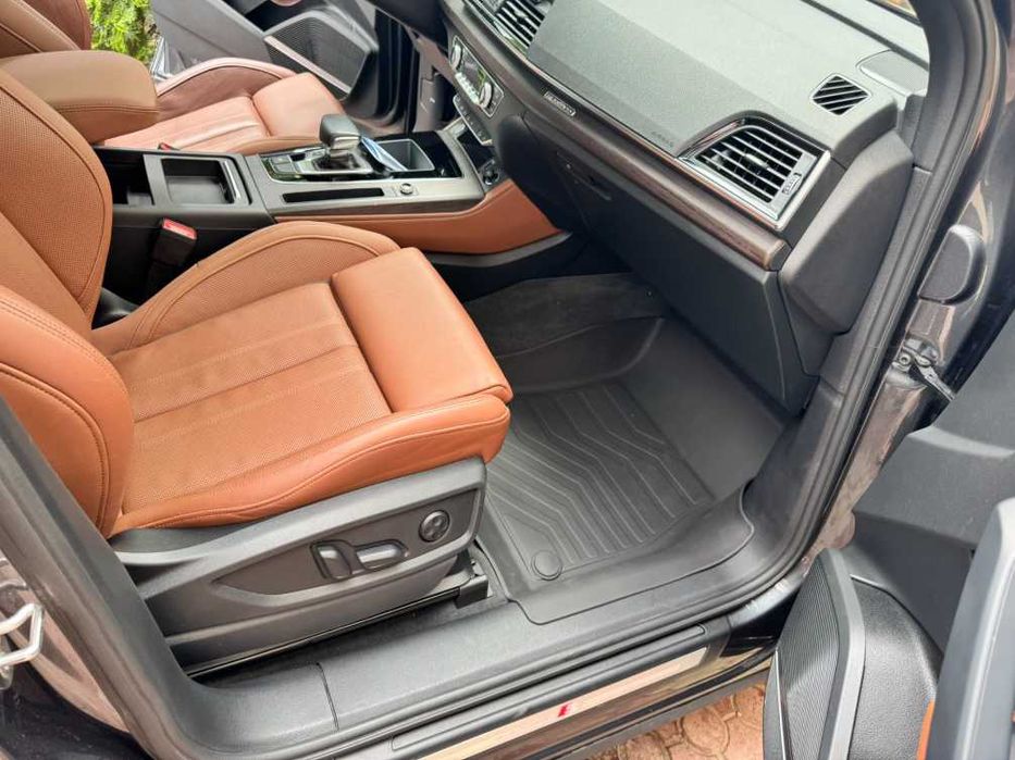 Продаю Audi Q5 2021 року
