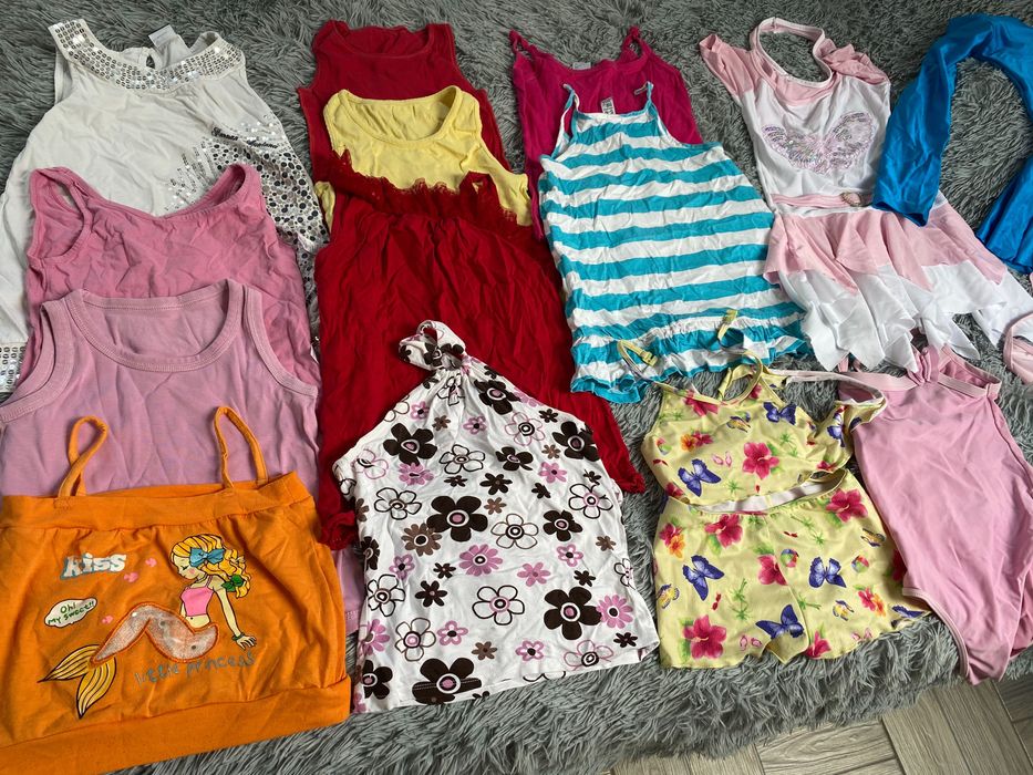 Wielka paka ubrań dla dziewczynki w wieku 5-7 lat