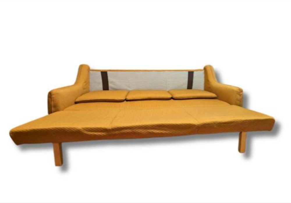 Диван с подушками, торг