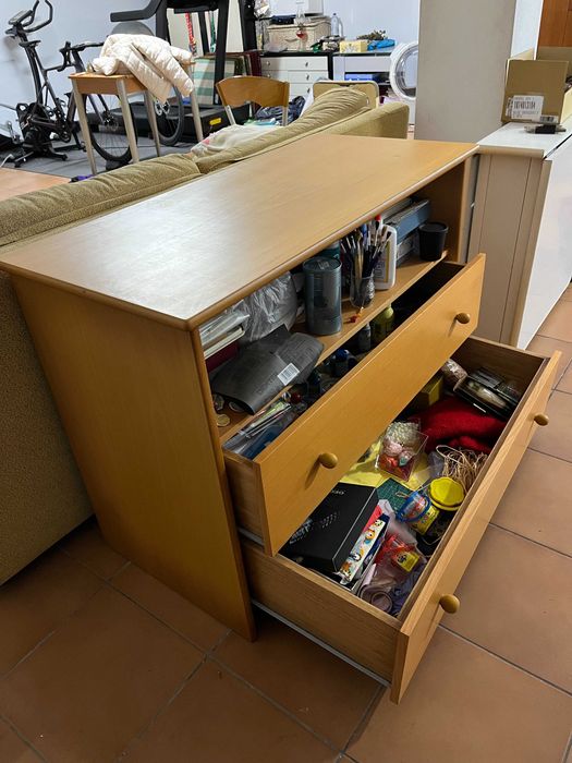 Cama de bédé e cómoda