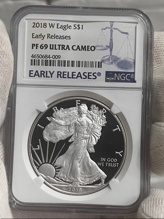 Долар 2018 рік. США. "W" Аmerican silver eagle Крокуюча свобода. СРІБЛО. СЛАБ PF 69. 1 OZ