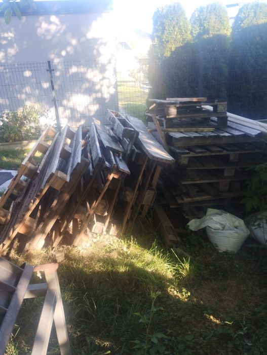 Palety, kilkanaście sztuk, na opał,