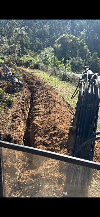 Servicos terraplanagem, limpeza de terrenos, remocão de entulhos