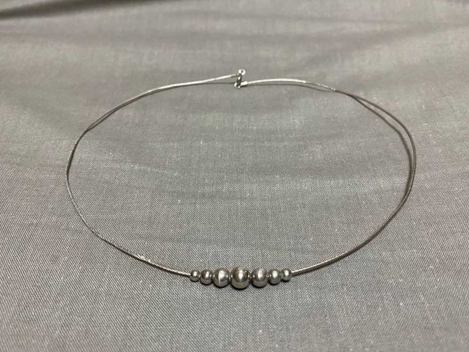 Колье-чокер с шариками под серебро бижутерия