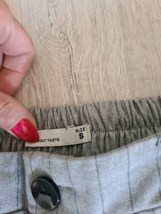 Spodnie szare w paski