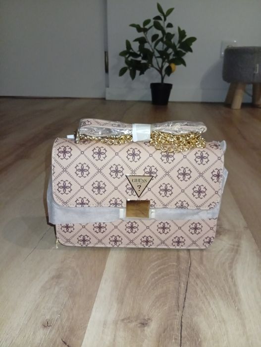 Malas Guess e outras marcas