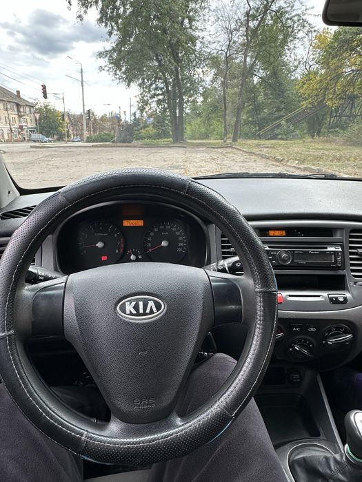 Kia Rio 2008 1.4(газ/бензин)
