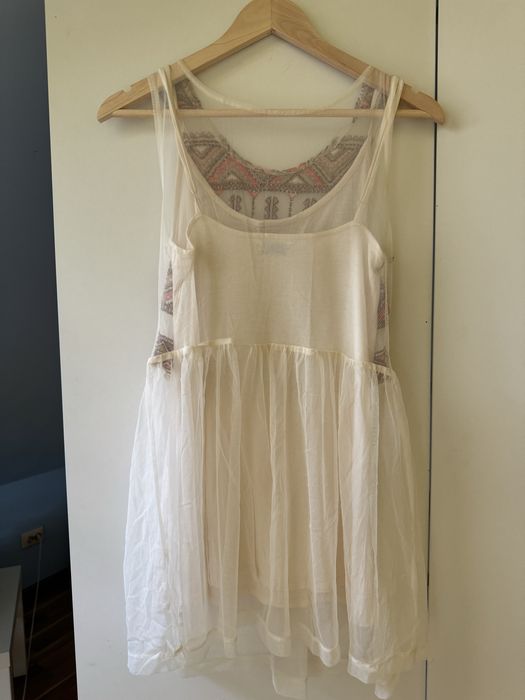 Siateczkowa sukienka Pull and Bear