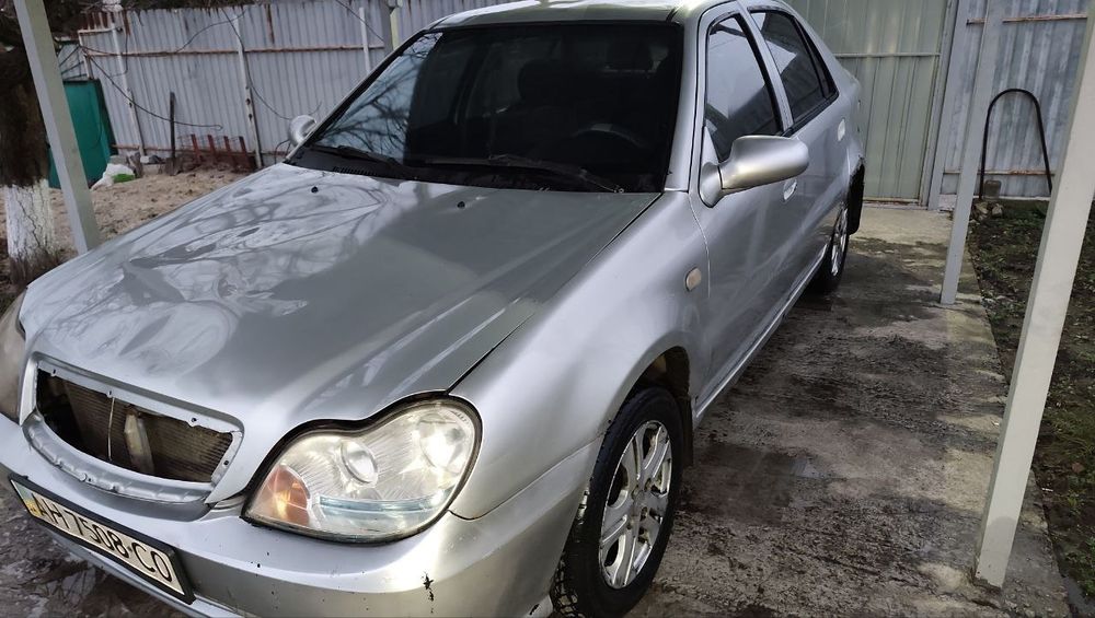 Geely CK-2 1.5 MT Basic 2013р. Ціна 50 000 грн

Автомобіль на повному ходу, сів поїхав. Двигун працює добре ходова в належному стані. Продаж по тех паспорту.  Колись був підключений газ. За додатковою інформацією звертайтесь за телефоном: 09-611-40-225  Егор.

Витрата палива (змішаний цикл) на 100 км: 7л
Максимальна швидкість, км/г.: 160
Двигун: 1.5i
Тип двигуна: ДВС
Тип палива: Бензин
кількість циліндрів: 4
Кількість клапанів: 16
Потужність, к.с.: 94
Кількість місць: 5
Коробка перемикання передач: 5-мех
тип передньої підвіски: Незалежна McPherson
Тип задньої підвіски: Незалежна багатоважільна
Підсилювач керма: Гідро підсилювач 
Діаметр дисків: 14
Шини: 175/65R14
Клімат у салоні та шумоізоляція
Кондиціонер/пічка Гріе чудово 
Підігрів заднього скла 
Передні Електросклопідйомники
Задні Електросклопідйомники працює лівий, правий злетів але моторчик працює.