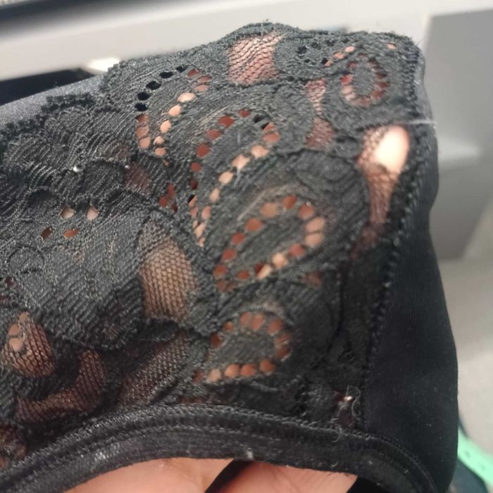 Triumph czarne body damskie z koronką 80B