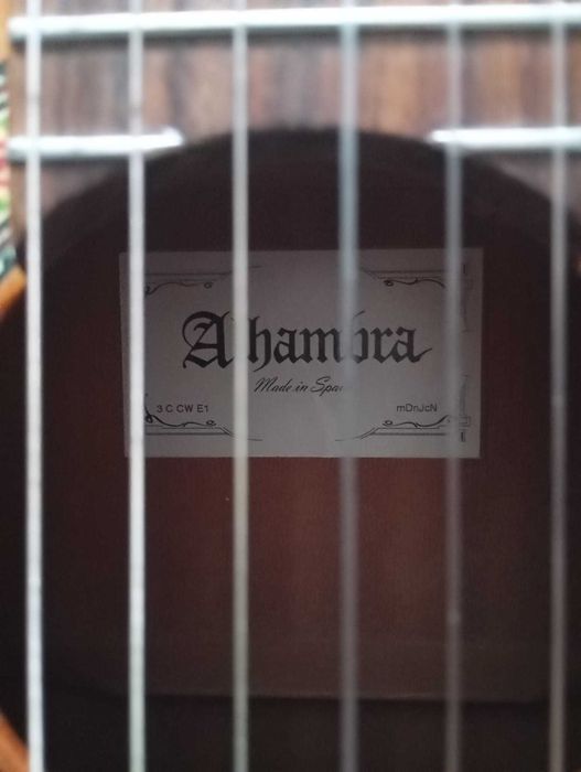 Guitarra Clássica "Alhambra" Eletrificada - Viola