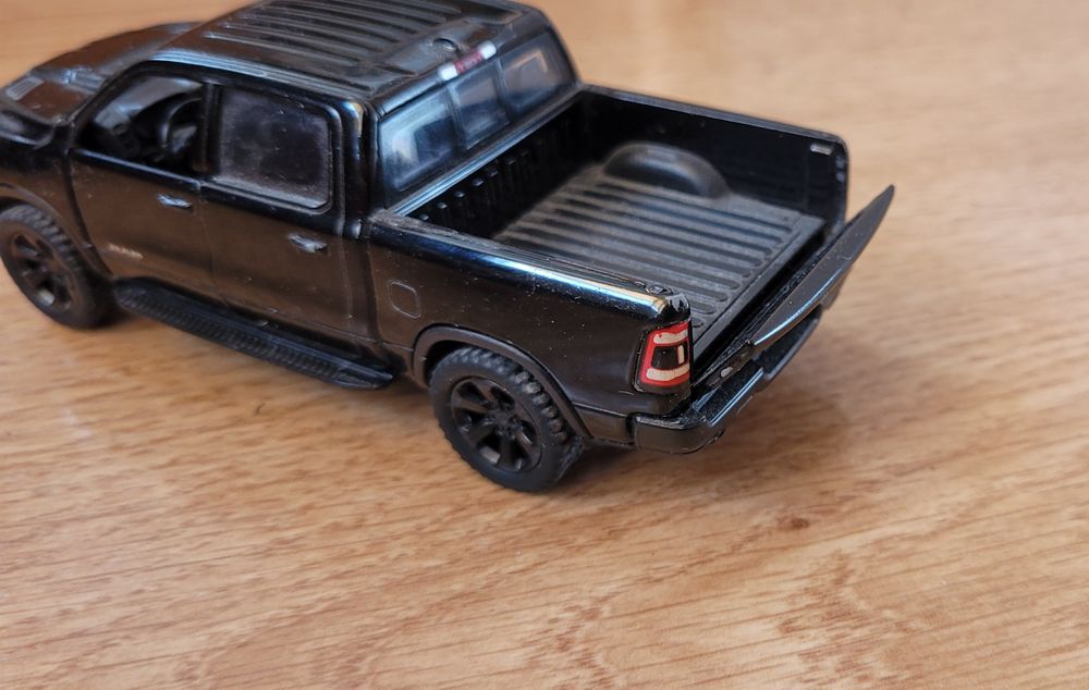 Sprzedam lub zamienię model samochodu Dodge!