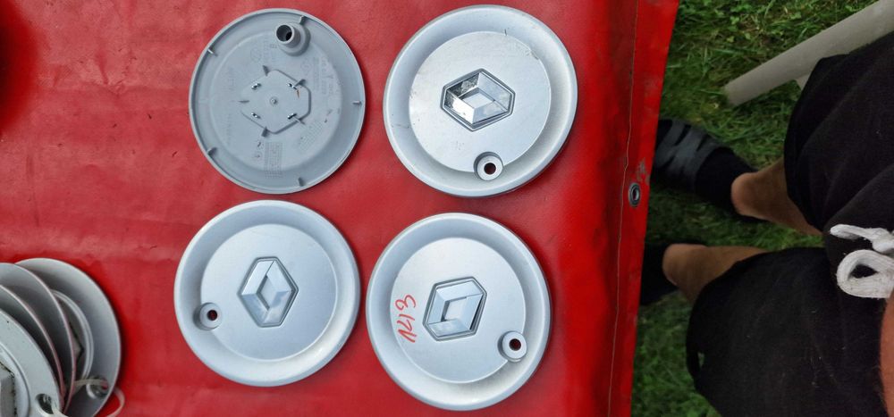 RENAULT Dekiel emblemat  model do alu felg 143mm, komplet