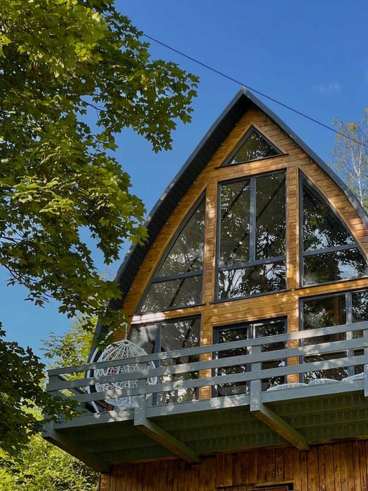 Готовий  бізнес - два діючі шале в Карпатах по вигідній ціні