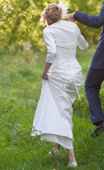 Suknia ślubna Venus Bridal 36-38 wiązana z tyłu