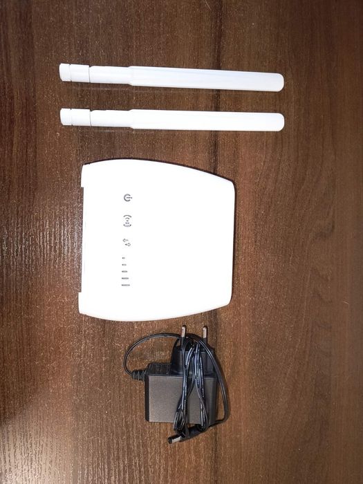 Маршрутизатор STRONG 4G LTE 300M