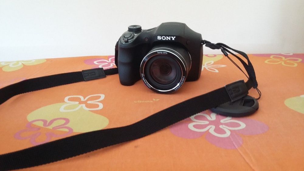 máquina fotográfica sony DSC - H300