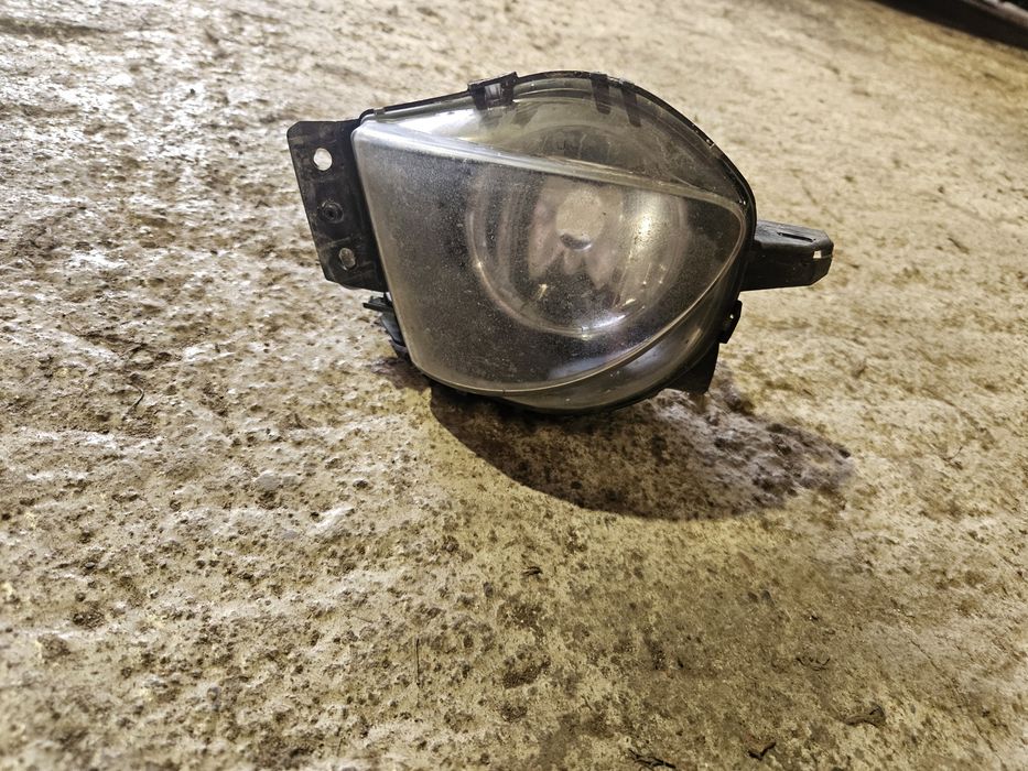 Halogen prawy bmw E90 E91 swiatlo prawe przeciwmgłowe lampa przód