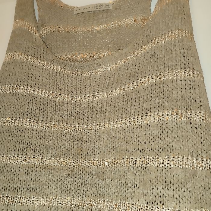 Złota kamizelka sweterkow a Atmosphere