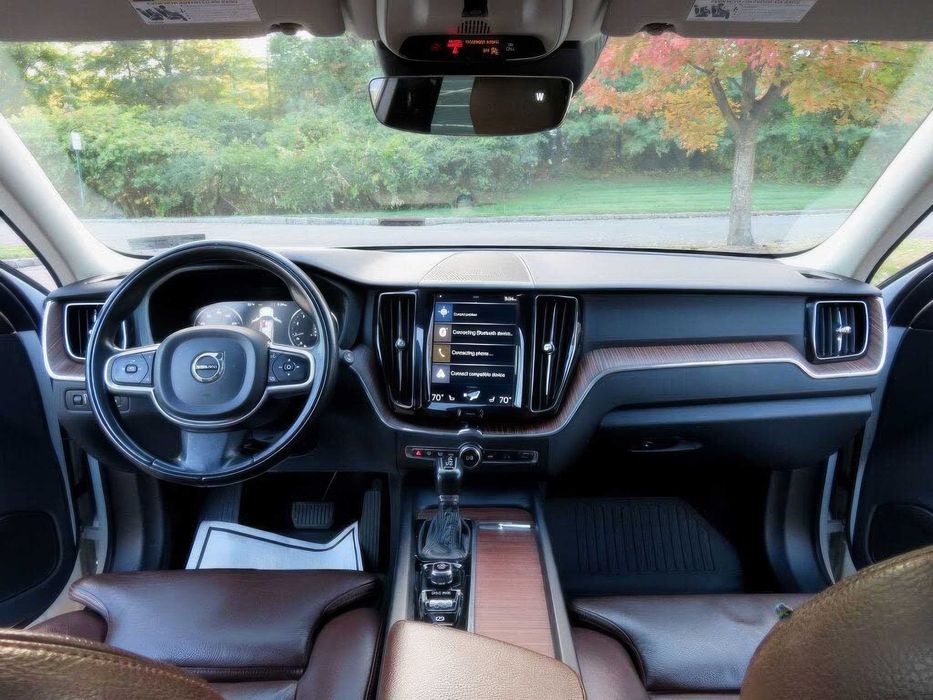 Volvo XC60 T5 Momentum      2019