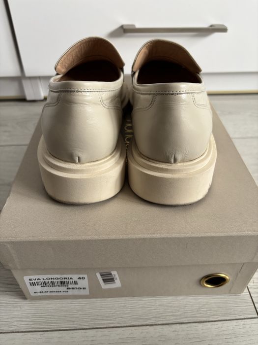 Loafersy buty wsuwane Eva Longoria skórzane beżowe r. 40