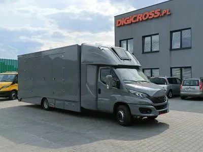 Iveco 70C21A8P DiGiCROSS  IVECO 70C21A8P DiGiCROSS Autotransporter do aut luksusowych