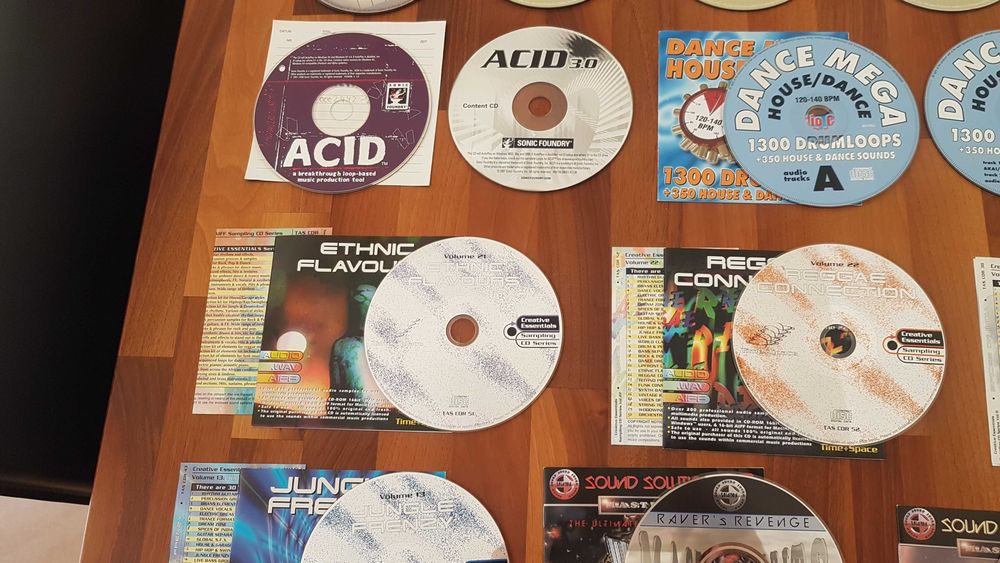 Coleção de sample CDs pela produção de vários estilos de música
