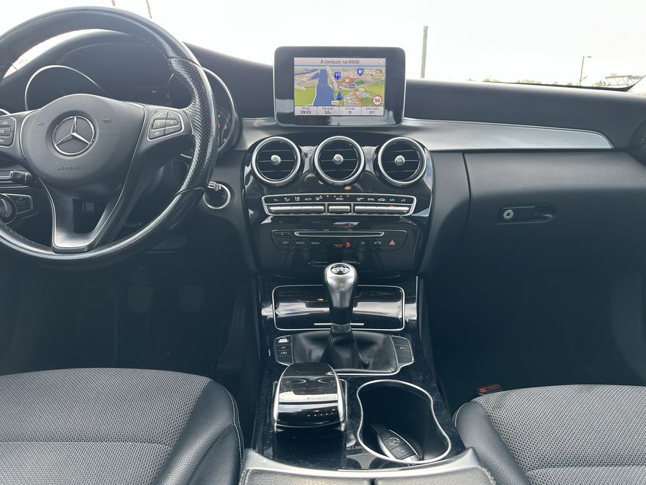 Mercedes-Benz C220 Avantgarde Aceito Retoma